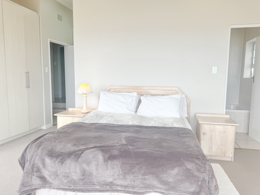 To Let 3 Bedroom Property for Rent in Signal Hill Western Cape